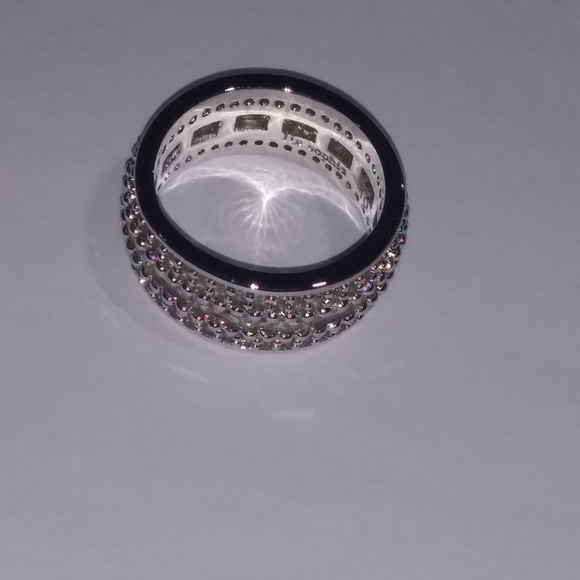 Ring - Picture 3 of 3